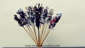 Flores (jacintos) con papel de revistas reciclado RETO CREATIVO