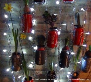 Jardín vertical realizado con botes de cocacola. #compartecocacolacon Rosa Montesa . Reciclado Creativo