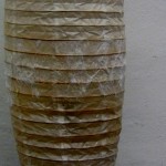 Lámpara de papel rota reciclado creativo