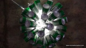 Lámpara realizada con 50 botellas de cerveza recicladas. #yotambienquierouna Reciclado Creativo. Rosa Montesa