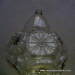 Lámpara con garrafas plástico reciclado -botellas de plástico- Lamps out of recycled plastic bottles