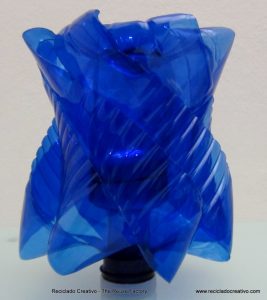 Top 10 reciclado de botellas de plástico de color azul - Top 10 blue recycled plastic bottles. Reciclado Creativo