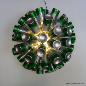 Lámpara realizada con 50 botellas de cerveza recicladas. #yotambienquierouna Reciclado Creativo. Rosa Montesa