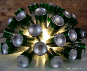 Lámpara realizada con 50 botellas de cerveza recicladas. #yotambienquierouna Reciclado Creativo. Rosa Montesa