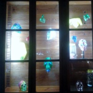 Máscaras de Franco Reyes Exposició #rehogar Solucions per a l'habitat a partir de residus